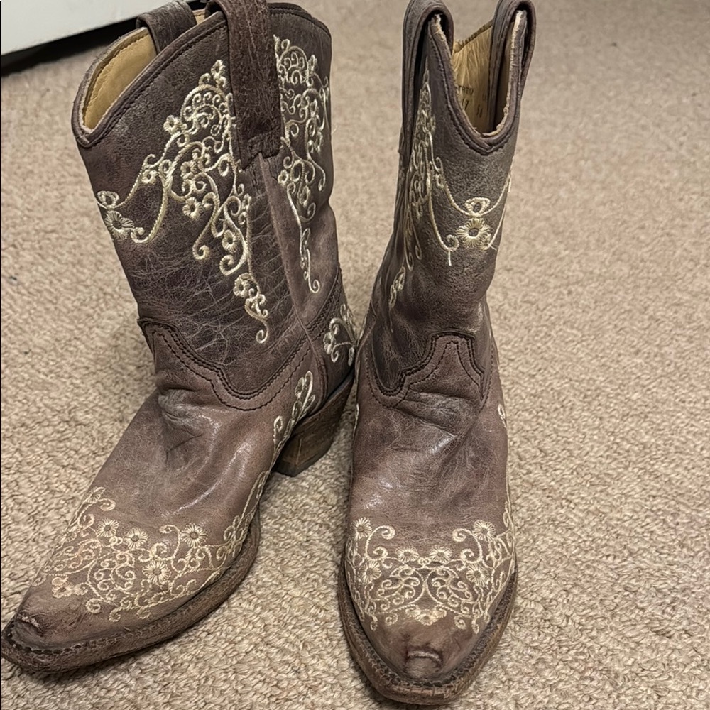 Vintage Brown Embroidered Western Boots